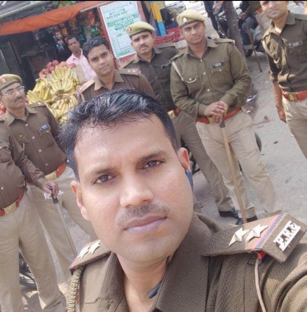 कानपुर पुलिस टीम की कार पलटी, दरोगा की मौत