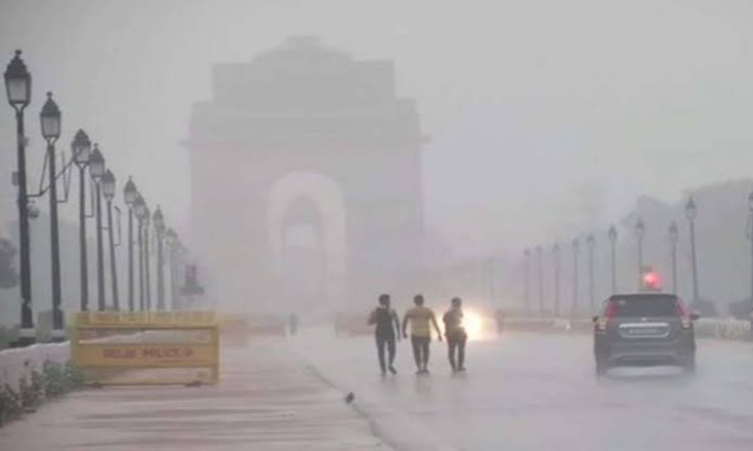 पहाड़ी इलाकों से आई सर्द हवाओं ने बढ़ाई दिल्ली में समस्या