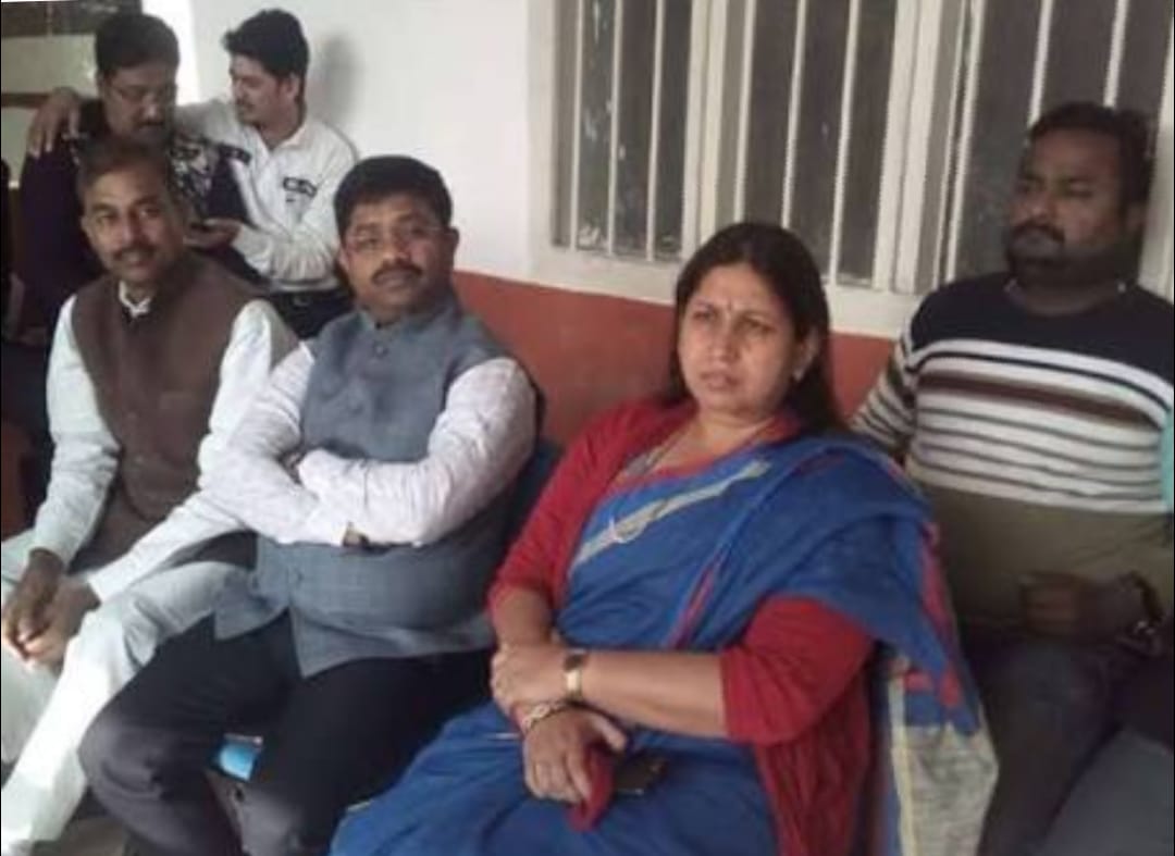 भाजपा सरकार के मंत्री नंद गोपाल व पत्नी हिरासत में